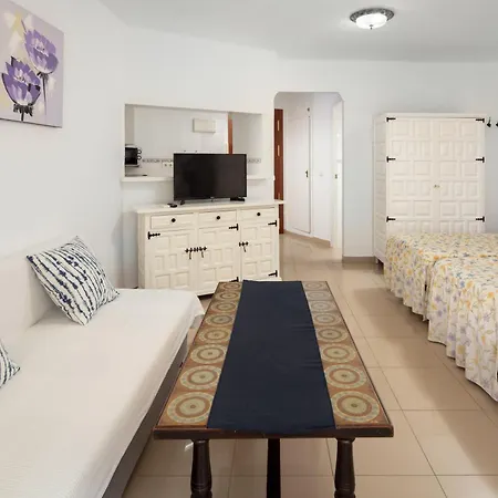Apartment Estudios 79 *