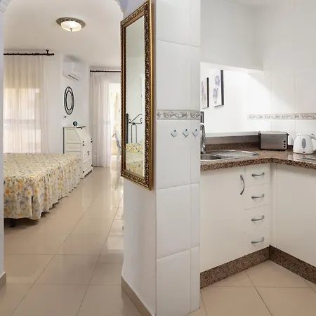 Estudios 79 Appartement *